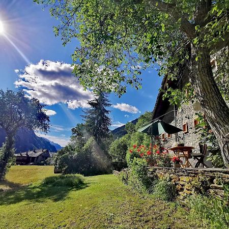Grange Epiney Bed E Breakfast Bed & Breakfast ลาซัลเล ภายนอก รูปภาพ