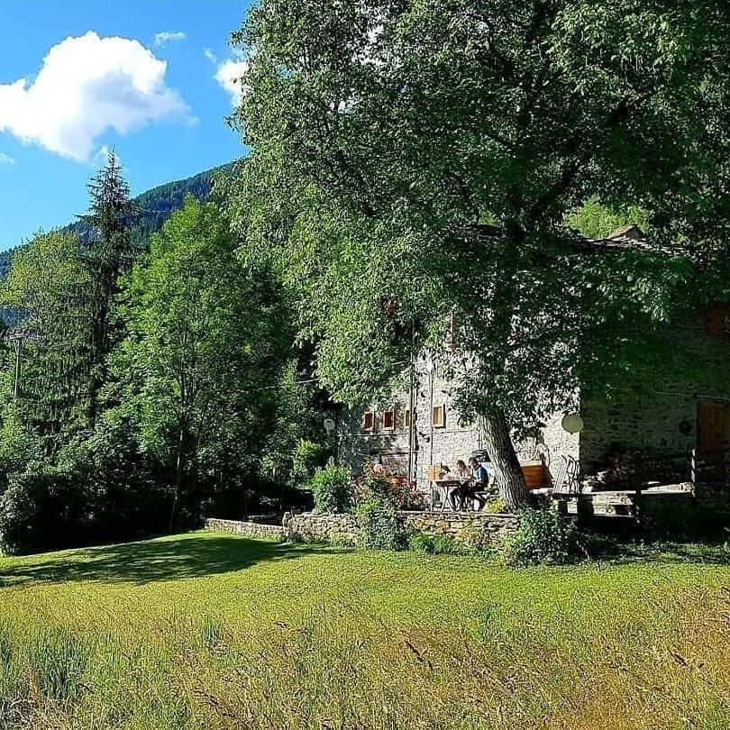 Grange Epiney Bed E Breakfast Bed & Breakfast ลาซัลเล ภายนอก รูปภาพ