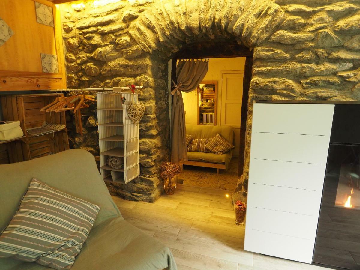 Grange Epiney Bed E Breakfast Bed & Breakfast ลาซัลเล ภายนอก รูปภาพ