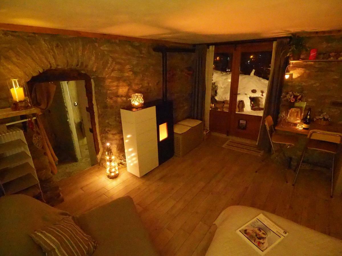 Grange Epiney Bed E Breakfast Bed & Breakfast ลาซัลเล ภายนอก รูปภาพ