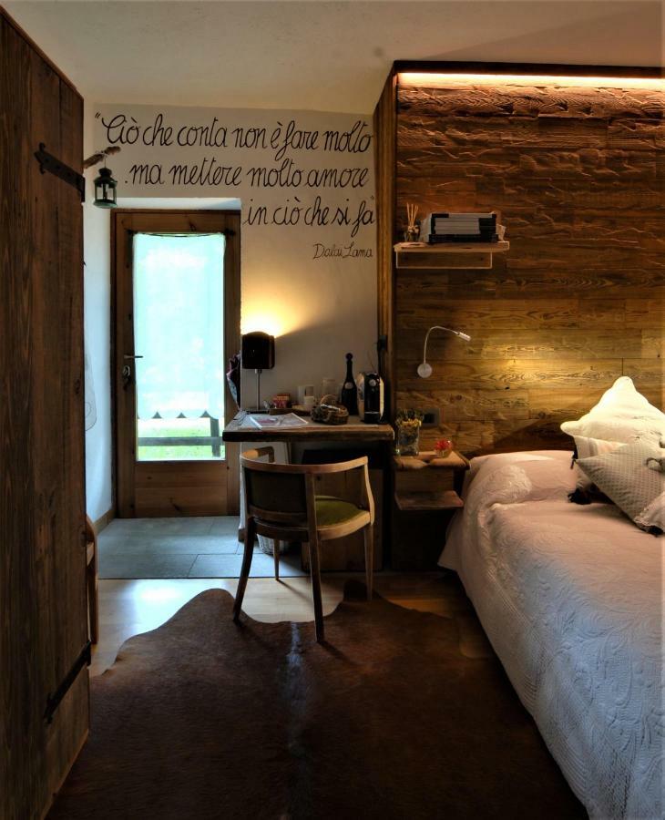 Grange Epiney Bed E Breakfast Bed & Breakfast ลาซัลเล ภายนอก รูปภาพ